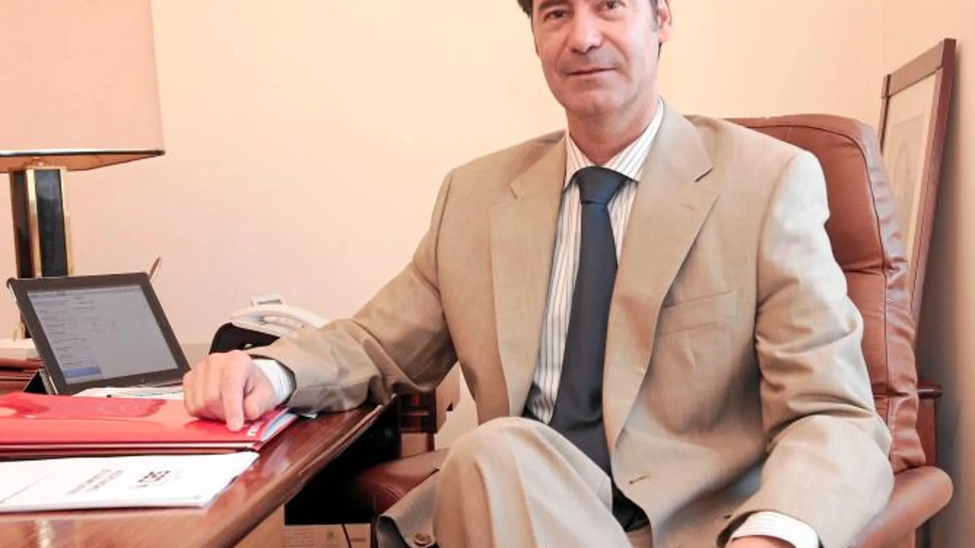 Miguel Rus recuerda que el sector aeronáutico es «prioritario» para el empleo, la innovación y el desarrllo de Sevilla