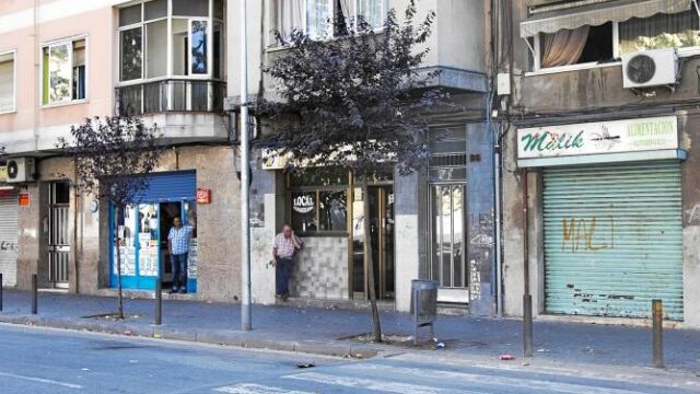 Badalona obliga a avanzar dos horas el cierre de los bares más conflictivos