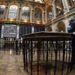 La presión obliga al Tesoro a situar el interés de las obligaciones por encima del 7%, el más alto desde 1997