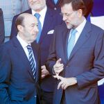 Rajoy no revisará el déficit cero de las administraciones como exige Rubalcaba