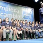 El presidente del PP-A, Javier Arenas, se mostró optimista sobre la posibilidad de revertir la situación económica de Andalucía