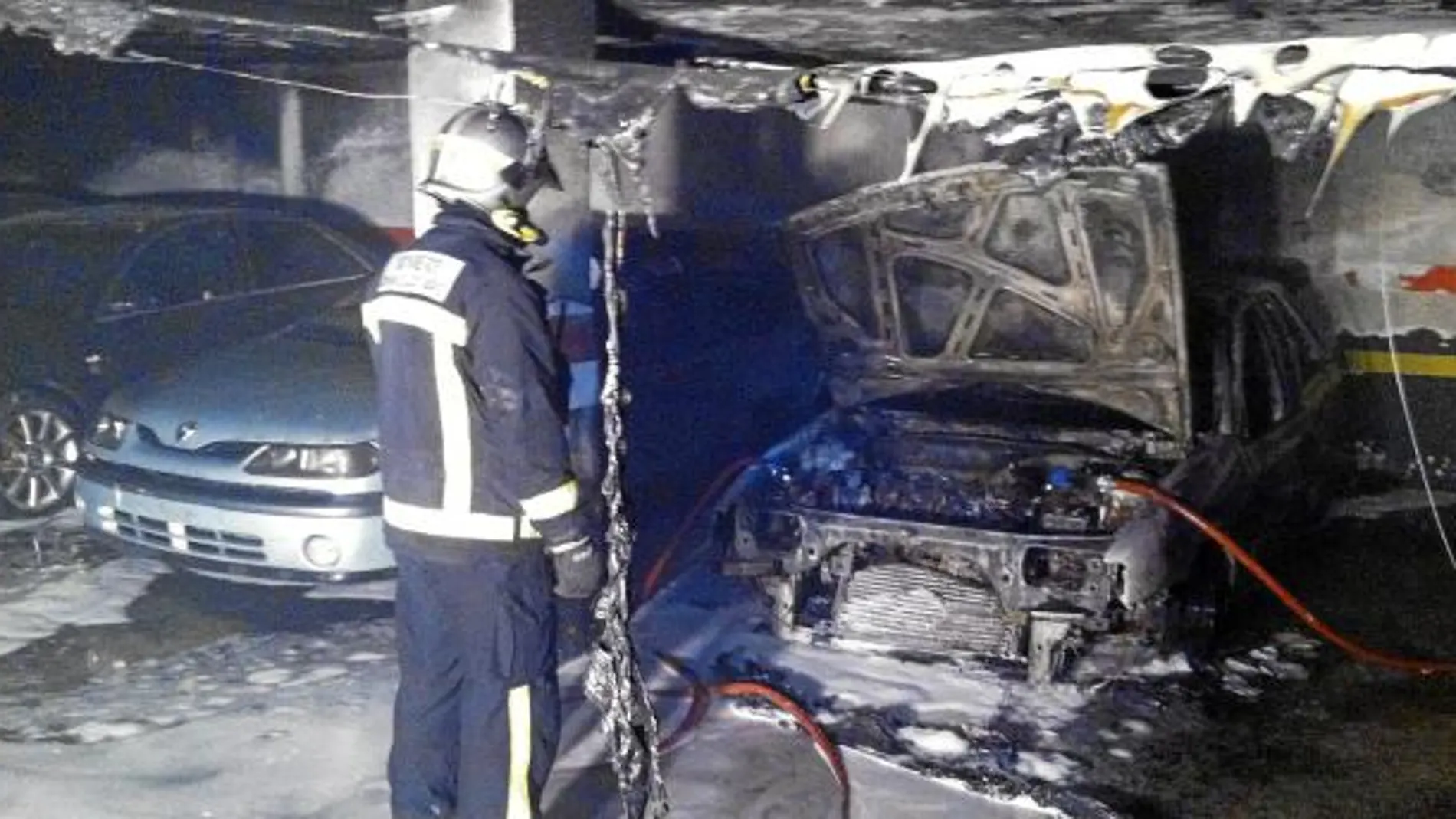 Un incendio en un garaje de Pinto obliga a desalojar a 200 vecinos