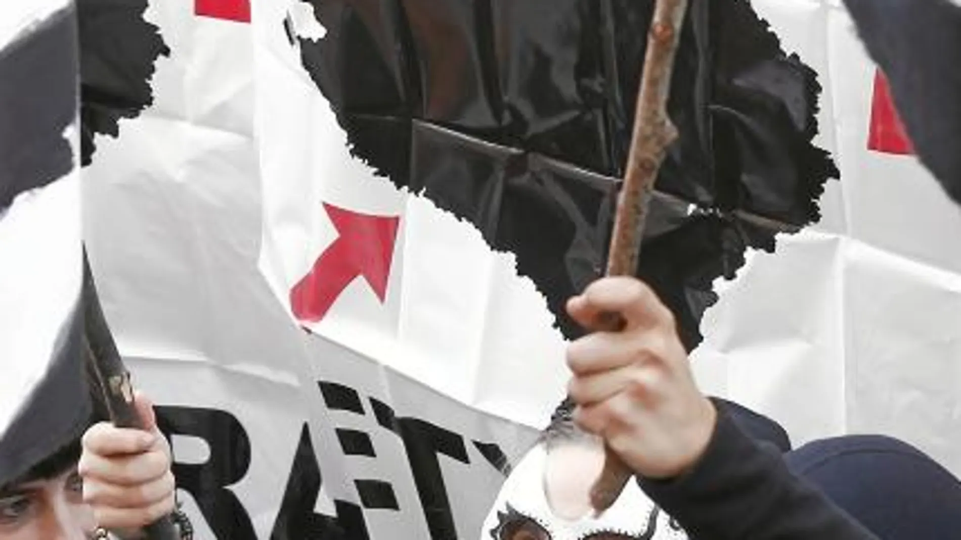 El EPPK exige a los Estados (España y Francia) que respeten «de inmediato los derechos de los presos»