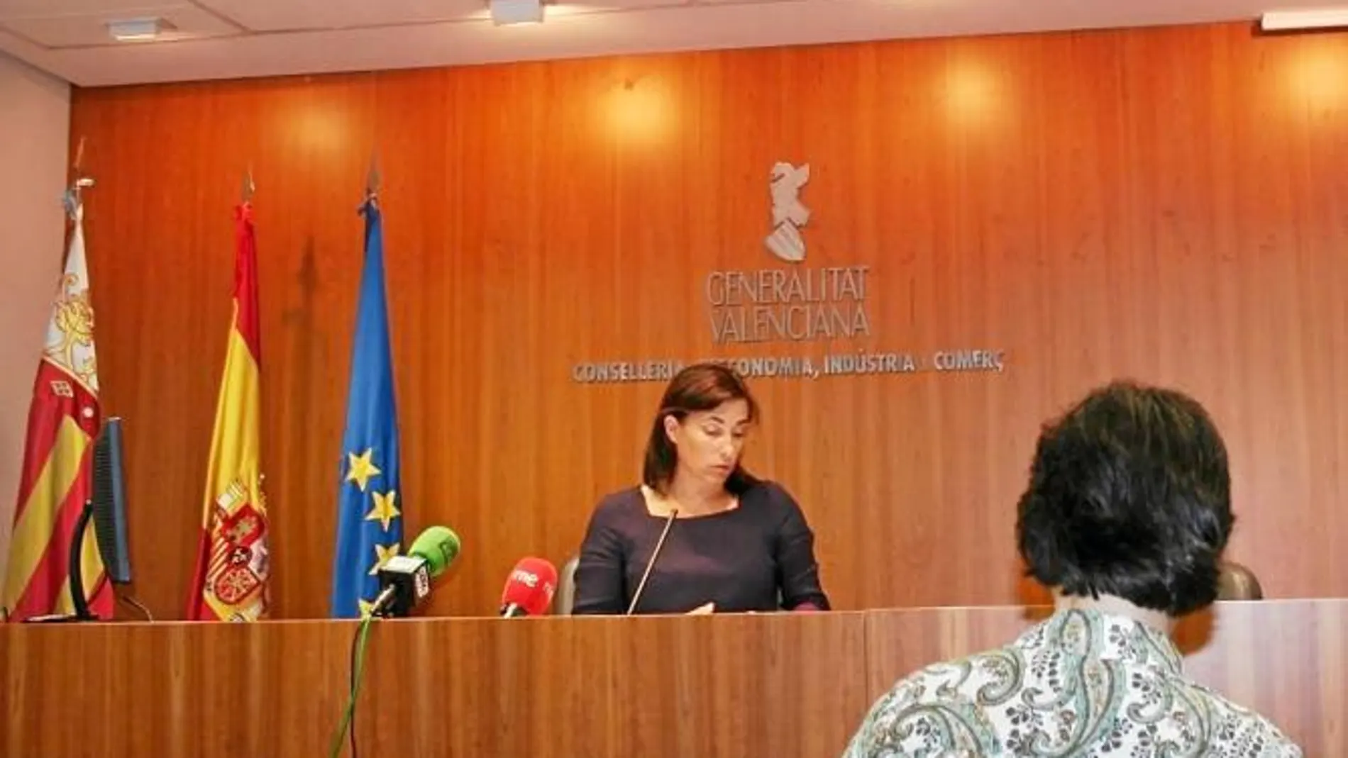 La directora general de Consumo, Silvia Ordiñaga, en la rueda de prensa