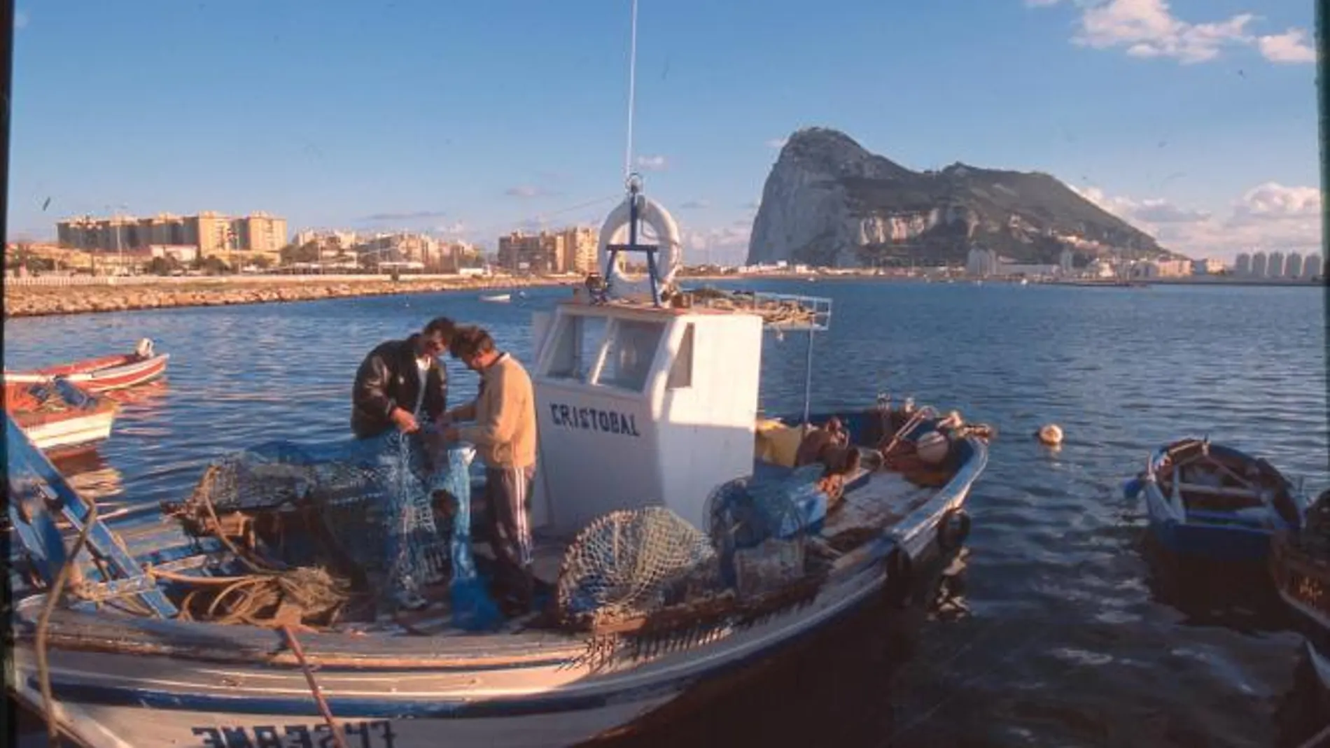 Pescadores gaditanos y Gibraltar rompen las negociaciones sobre la actividad en aguas del Peñón