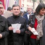 Ramón Ortiz, Pedro Saura y María González Veracruz repartieron propaganda electoral en el mercado de La Fama, pero, a juzgar por el resultado final, no lograron el respaldo que deseaban