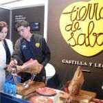 La consejera de Agricultrua y Ganadería, Silvia Clemente, durante una promoción de la exitosa marca «Tierra de Sabor»
