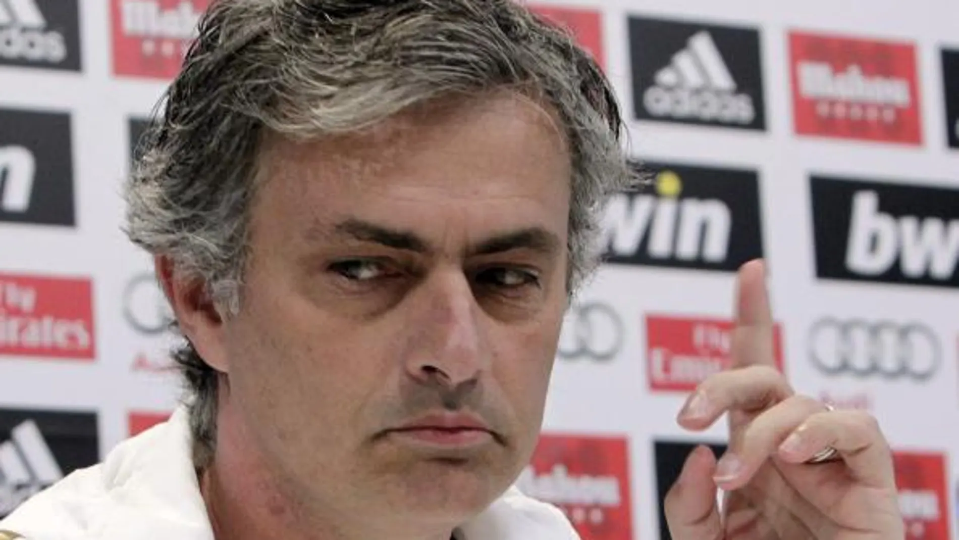El entrenador del Real Madrid, el portugués José Mourinho, durante la rueda de prensa ofrecida esta tarde