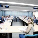 Paula Sánchez de León con los alcaldes de los términos afectados