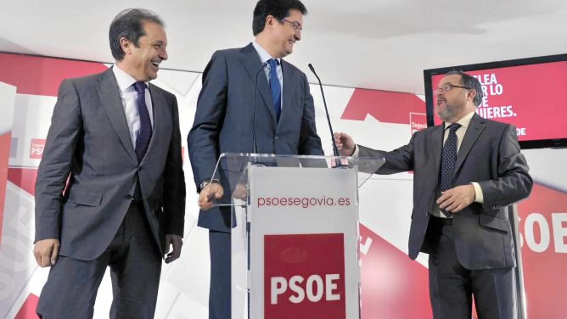Óscar López, junto a los candidatos por Segovia al Congreso, Juan Luis Gordo, y al Senado, Félix Montes