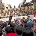 HORMIGÓN PREVENTIVO. Aunque ayer no se produjeron los sangrientos enfrentamientos de días anteriores, la tensión sigue en Tahrir