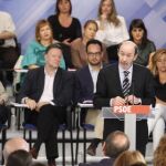 Rubalcaba presenta su programa para definir como saldrá España de la crisis