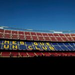 El Barça aprueba un Camp Nou sin humos y una grada de animación