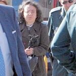 Noelia de Mingo, escoltada, a la entrada de la celebración del juicio en 2006