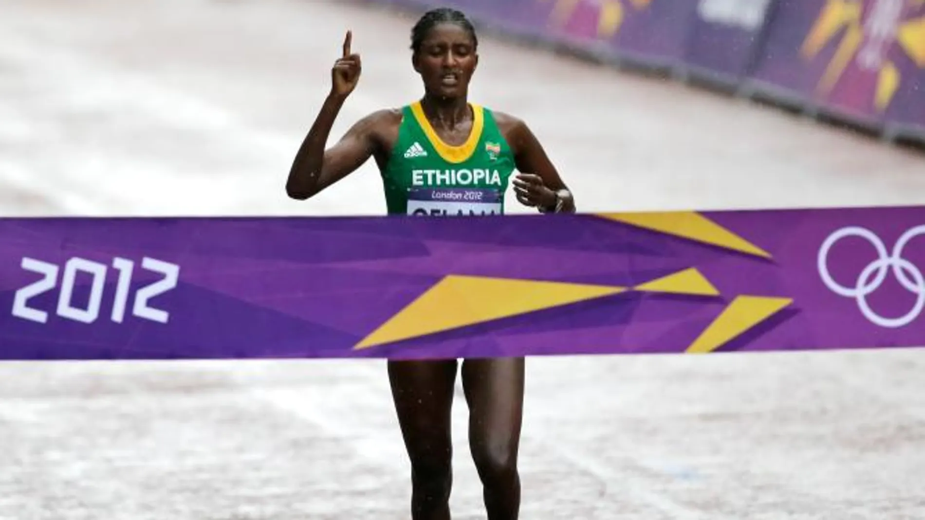 Maratón: La etiope Tiki Gelana gana el oro y Alessandra Aguilar termina vigésimo sexta