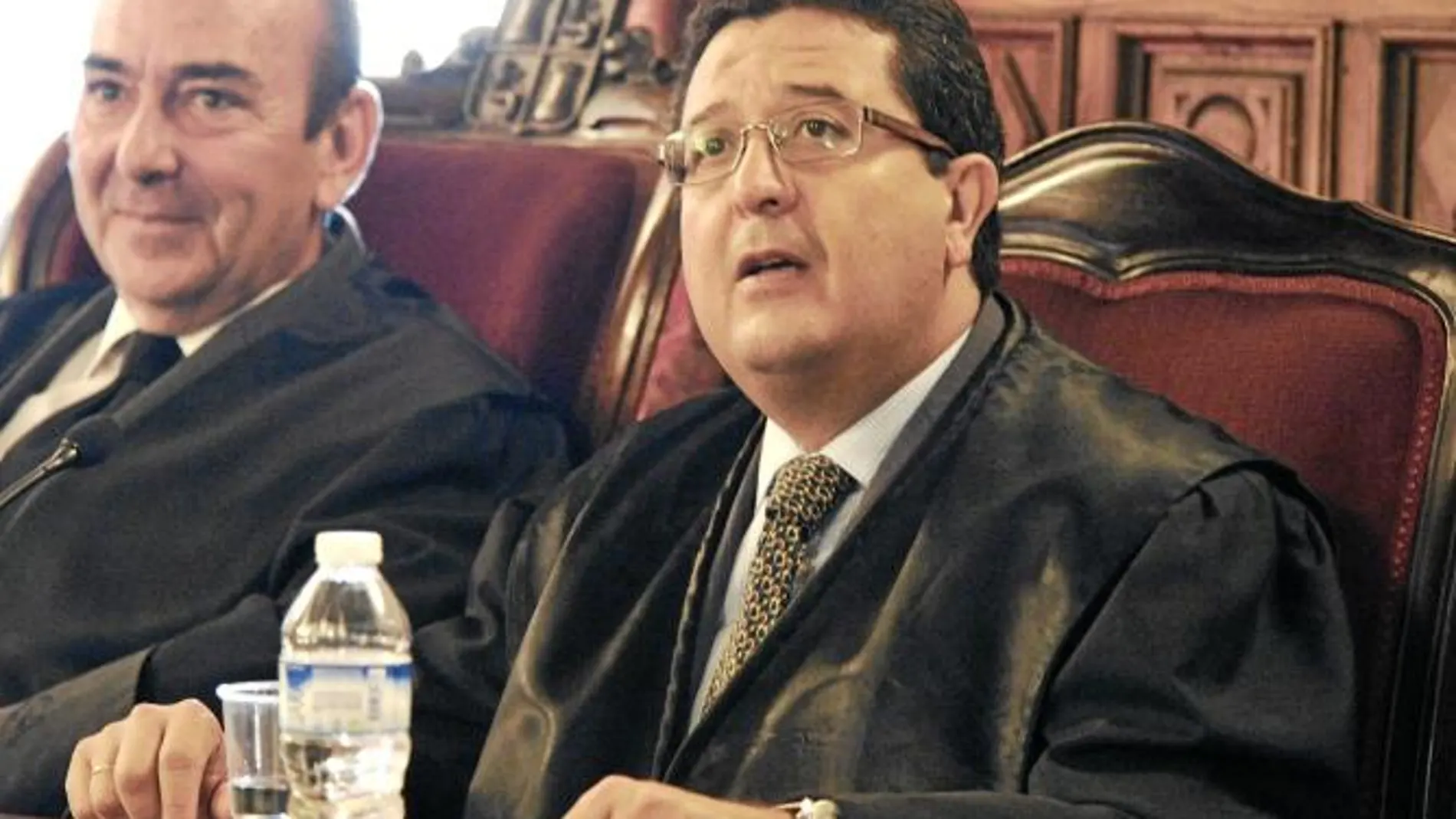 El juez Francisco Serrano, en la sede del TSJA durante el proceso contra su actuación