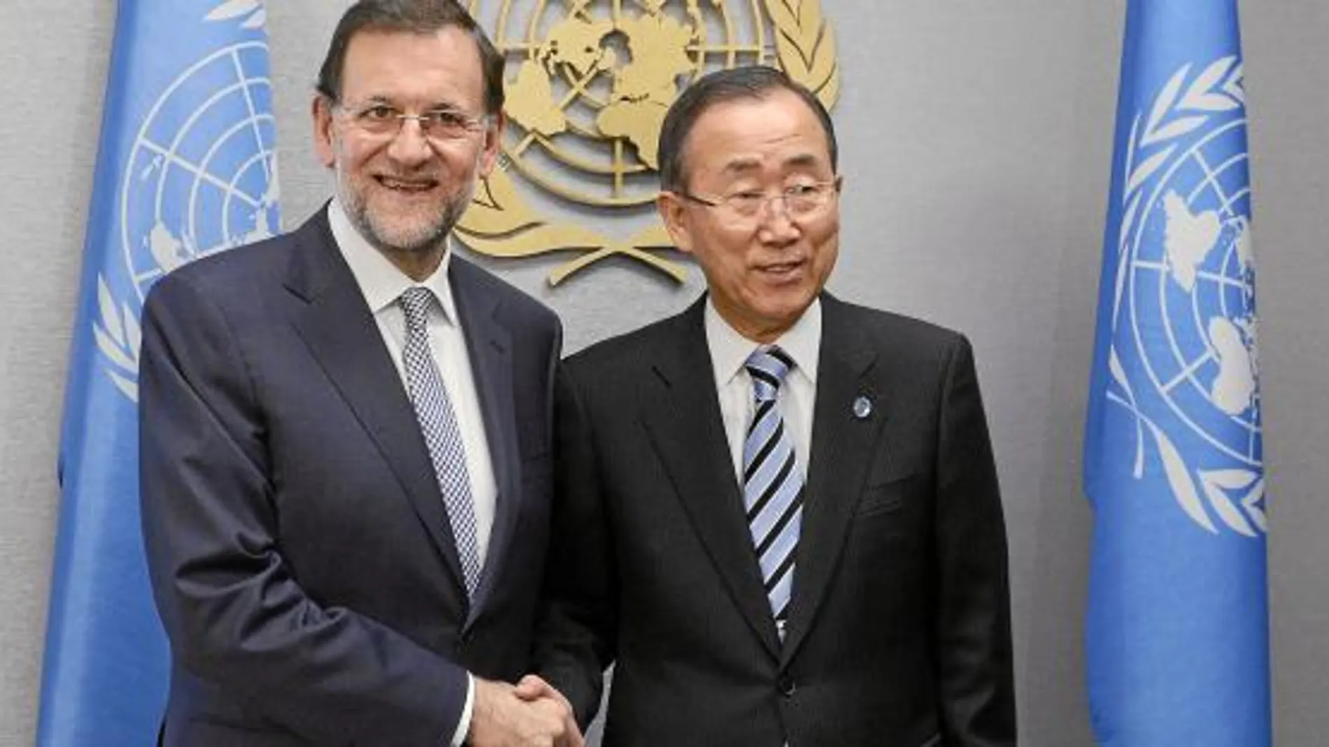 Mariano Rajoy, junto al secretario general de la ONU, Ban Ki Moon, ayer en Nueva York