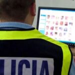 Un policía investiga el envío de pornografía infantil