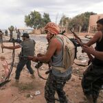 Los rebeldes han luchado desde el mes de febrero contra el régimen de Gadafi