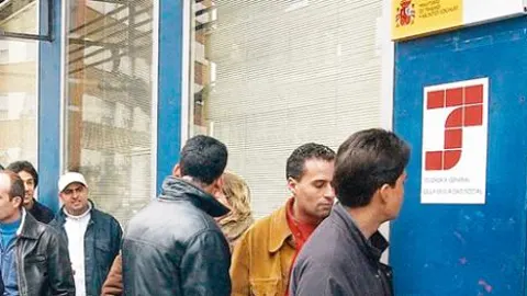 Freno a la reagrupación y al arraigo