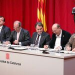 El acuerdo, aprobado por la Generalitat, los sindicatos y Fomento del Trabajo, quiere ser la referencia de la futura reforma laboral
