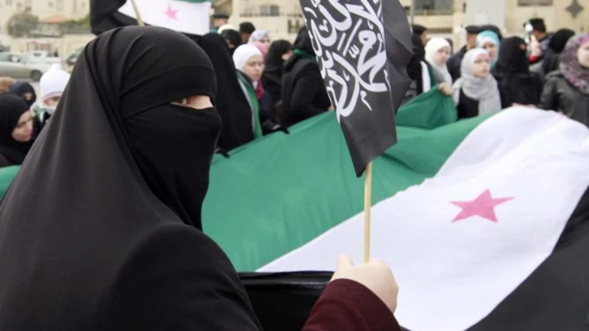 Europa y los países árabes aíslan al régimen de Asad