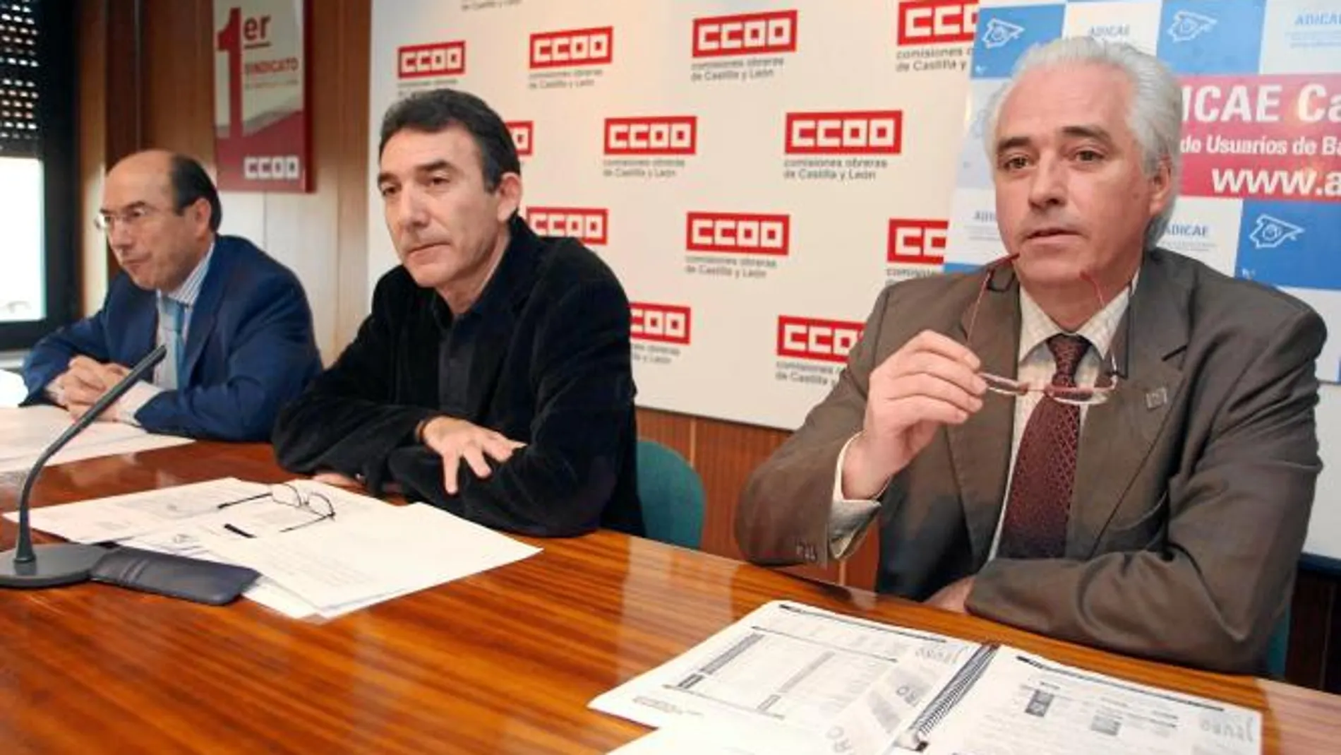 Ángel Hernández, Francisco Llanos y Jesús Olivar, presentan la propuesta