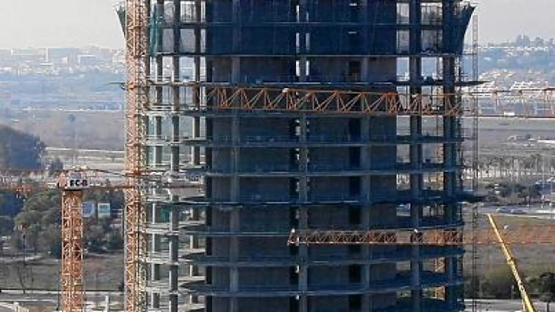 Icomos recuerda que el alcalde se comprometió a parar la torre
