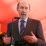 «Es una decisión personalísima y aún no he tomado ninguna. Tengo un pensamiento muy lento» Alfredo P. Rubalcaba Presidente del Grupo Parlamentario socialista