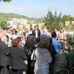 Jorge Fernández junto al alcalde Manuel Reyes en un acto celebrado ayer en el castillo de Castelldefels
