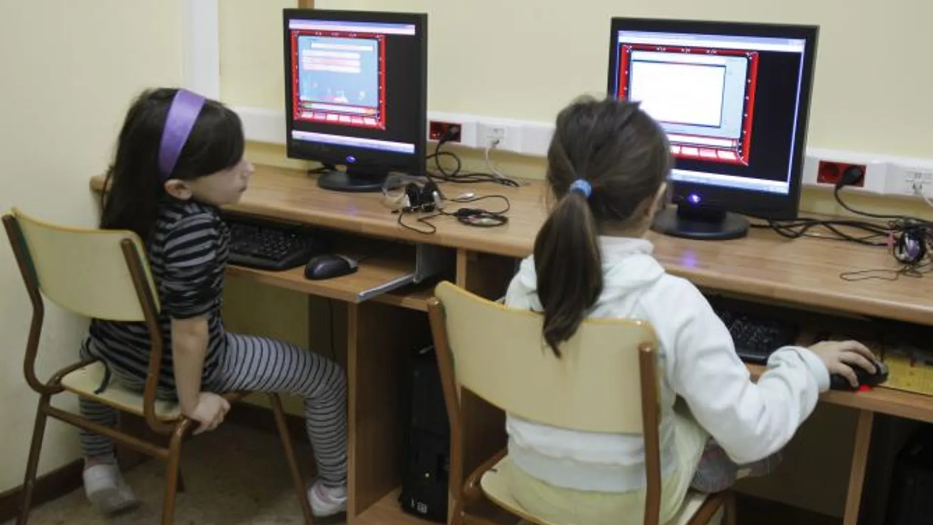 Las niñas más activas en el uso del ordenador e Internet que los niños