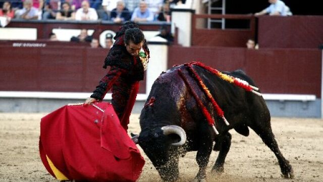 Derechazo de El Fundi en Las Ventas