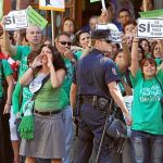 La Plataforma por la Educación Pública lleva alrededor de cinco semanas «vistiendo» a los asistentes a las protestas de Educación