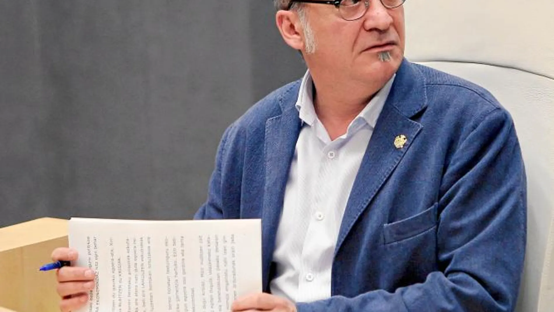 El diputado general de Guipúzcoa, Martin Garitano, cuyo Gobierno relega el castellano a la traducción simultánea