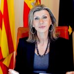 La delegada del Gobierno en Cataluña, Llanos de Luna, en su despacho