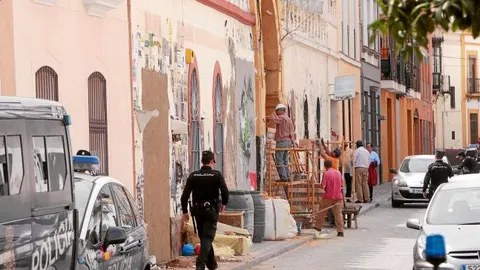 El desalojo de «La Huelga» deriva en seis detenciones