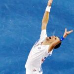 Djokovic sobrevive