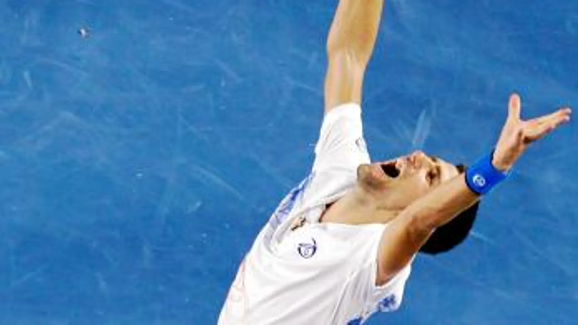 Djokovic sobrevive