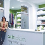 Limpieza textil ecológica con jabón biodegradable