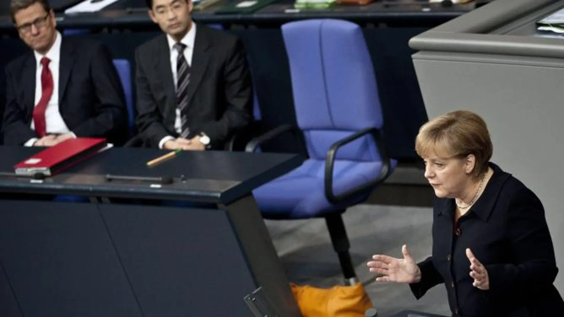 Merkel dice que quien pide los eurobonos es que «no ha entendido la crisis»