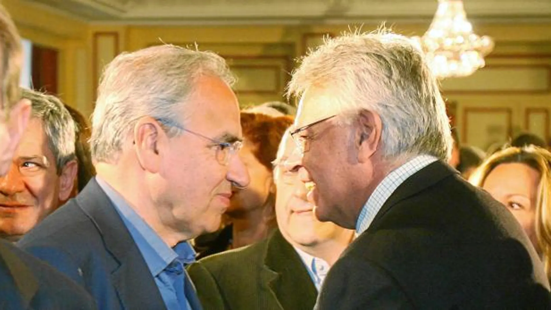 Alfonso Guerra y Felipe González, en la celebración del 25 aniversario de la primera victoria socialista, en 2007