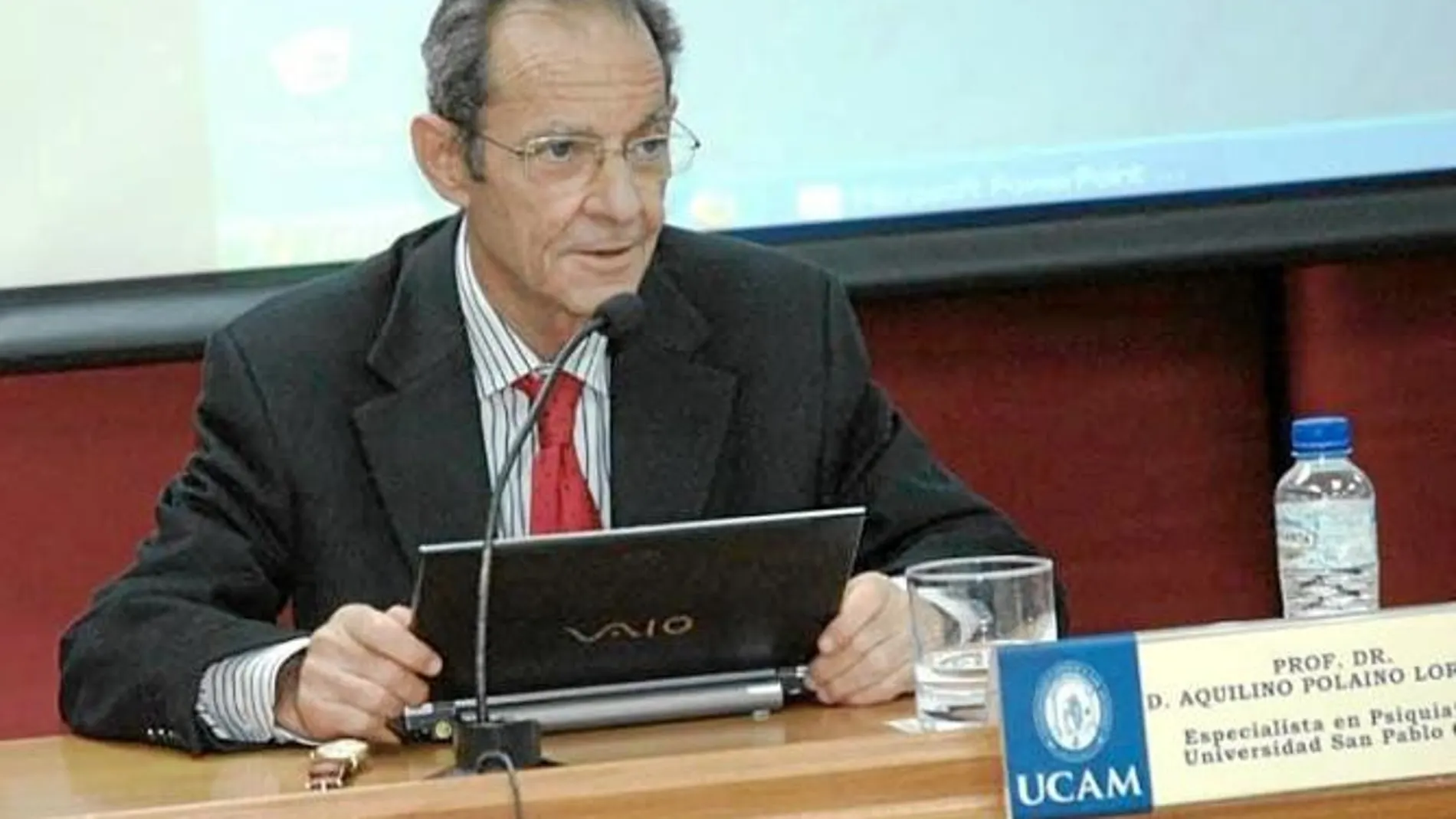 El psiquiatra Aquilino Polaino, durante su intervención en la V edición de las Jornadas de Bioética