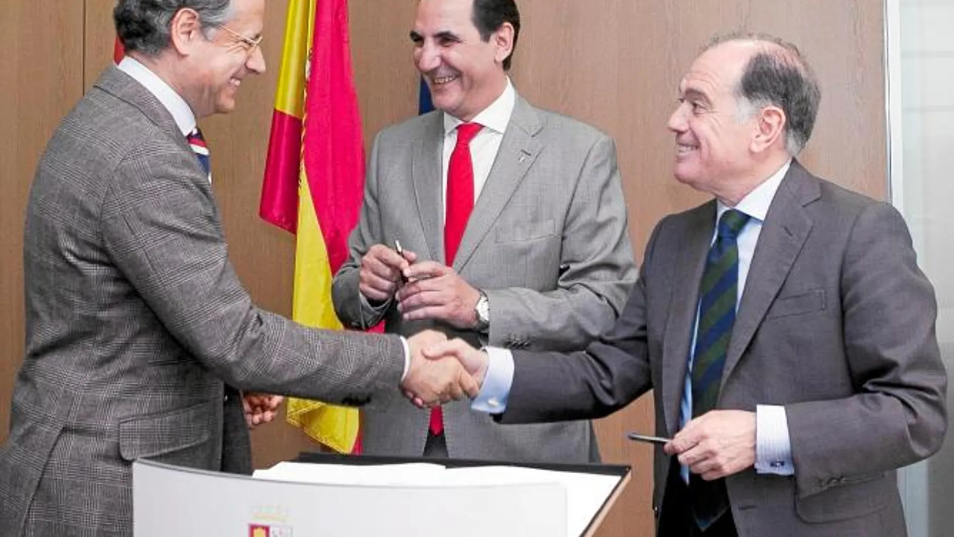 Frente común para aportar soluciones y crédito a las empresas de la Comunidad