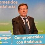 «La Junta mantiene su aparato político»