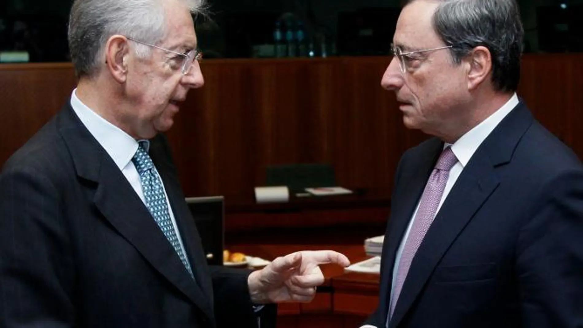 Draghi afirma que la Eurozona «va por buen camino» con control presupuestario