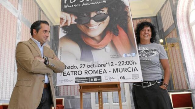 Rafael Gómez y Rosana, quien mostró su alegría ante su concierto del próximo sábado en el Teatro Romea