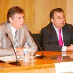 El director de Enería del Govern, Josep Canós junto al director de la Fundación Gas Natural Fenosa,Pere A.Fábregas