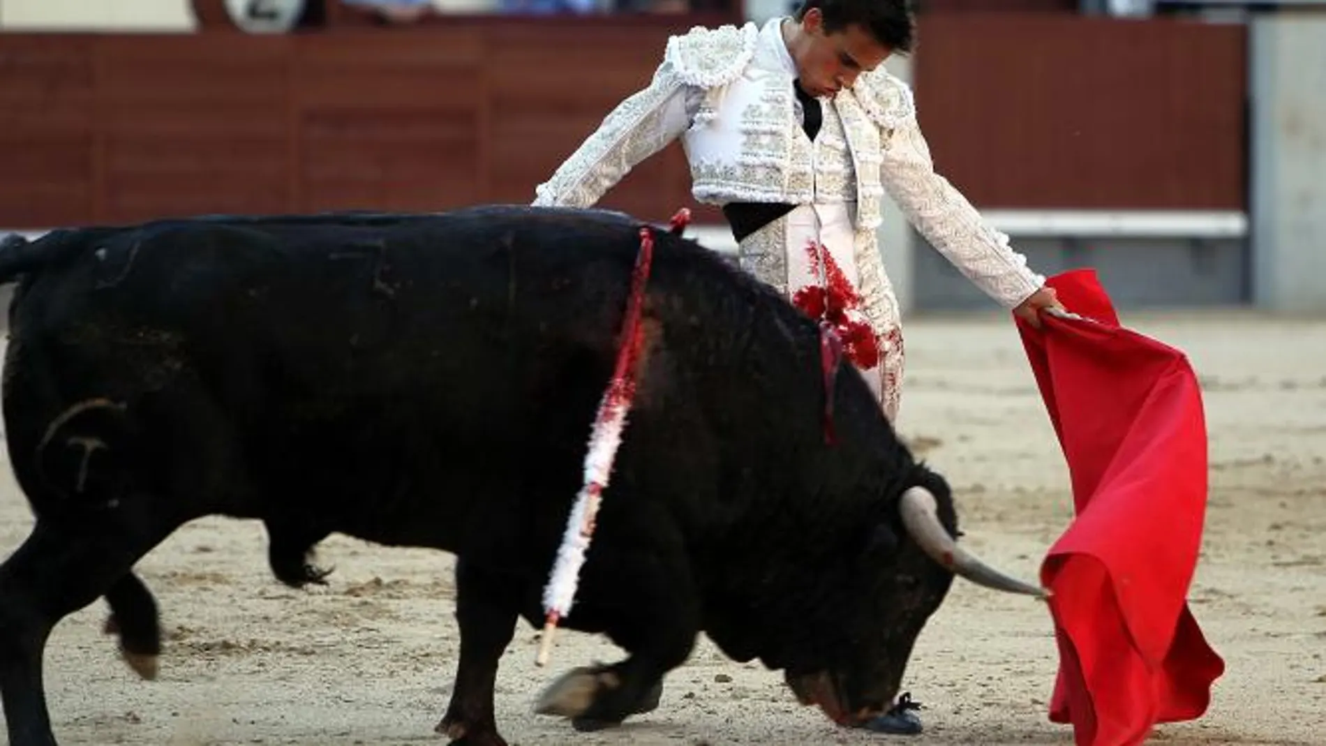 Gonzalo Caballero pincha una oreja en Las Ventas