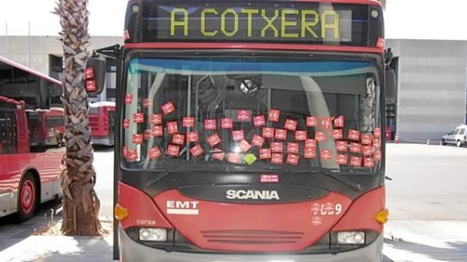 EMT denuncia actos vandálicos de los piquetes en los autobuses