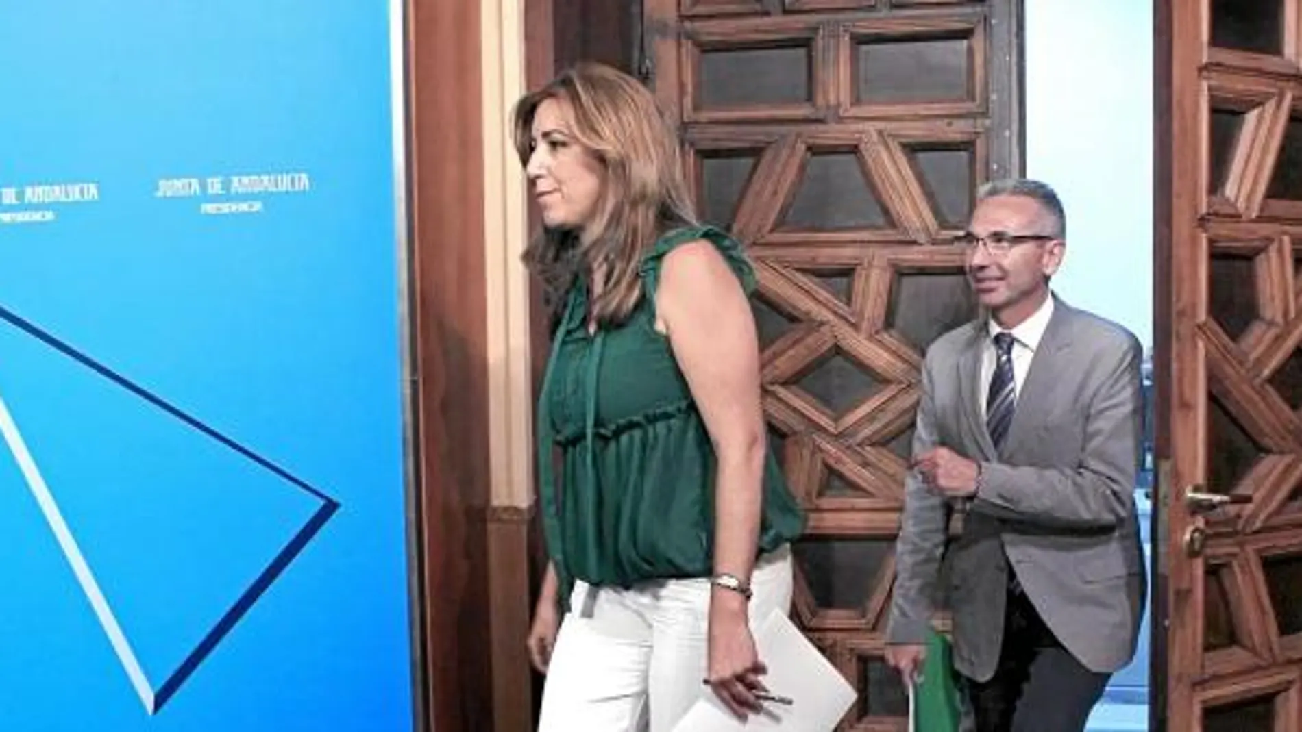 Susana Díaz y Miguel Ángel Vázquez, ayer, tras el Consejo de Gobierno